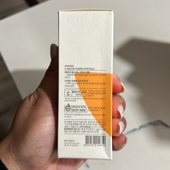 Isntree C-Niacin Toning Ampoule - Picture 3 of 6